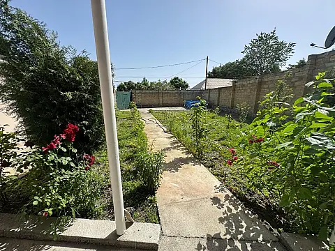 Kirayə verilir 5 otaqlı həyət evi 200 m² — Şəki 5 otaq 200.00 m²