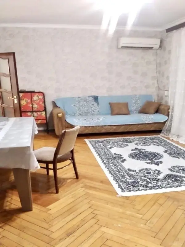 Kirayə verilir 2 otaqlı mənzil 45 m²