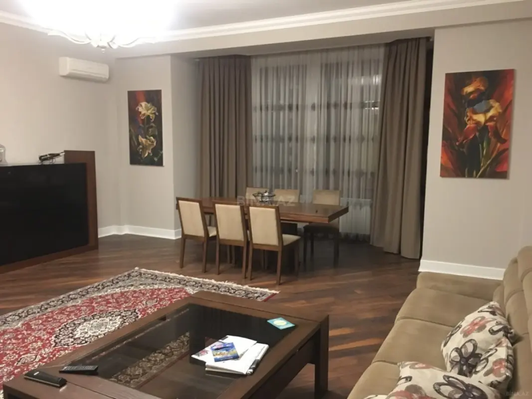 Kirayə verilir 3 otaqlı mənzil 162 m²