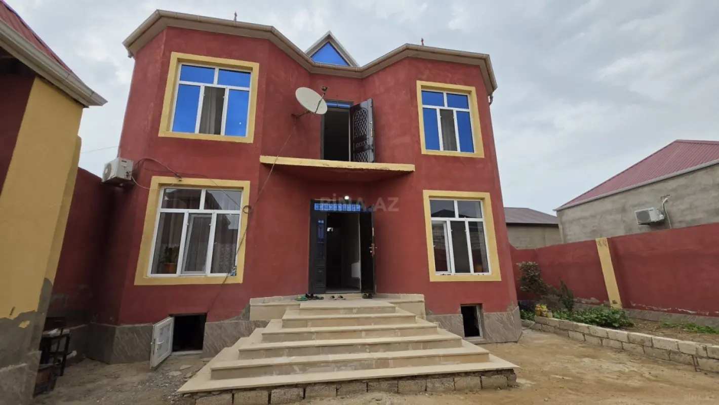Satılır 4 otaqlı həyət evi 180 m²
