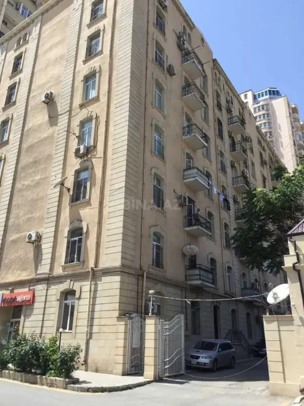 Kirayə verilir 3 otaqlı mənzil 130 m²