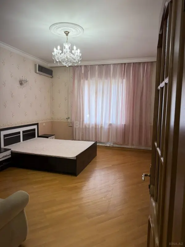 Kirayə verilir 3 otaqlı mənzil 165 m²