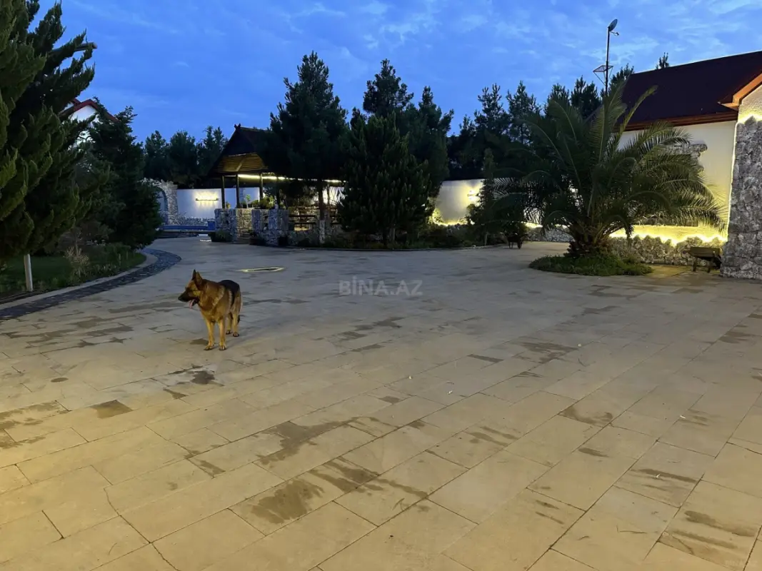 Satılır 7 otaqlı həyət evi 606 m²