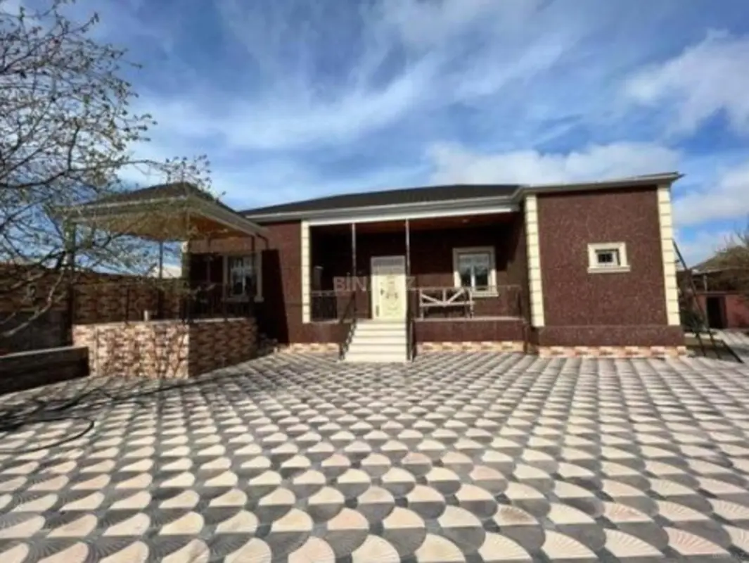 Satılır 4 otaqlı həyət evi 134 m²