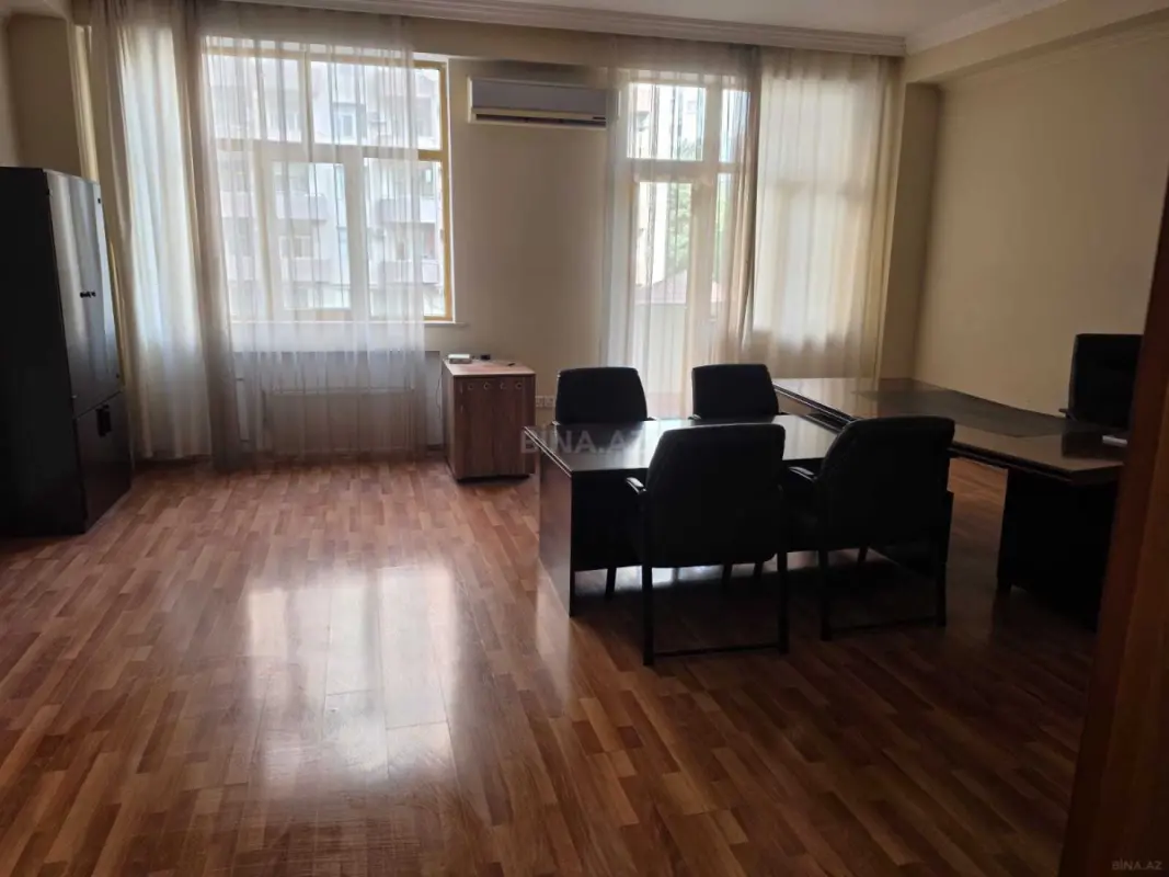 Kirayə verilir obyekt 190 m²