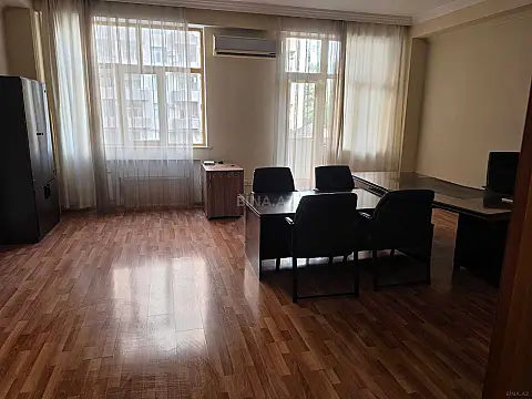 Kirayə verilir obyekt 190 m² — Bakı 190.00 m²