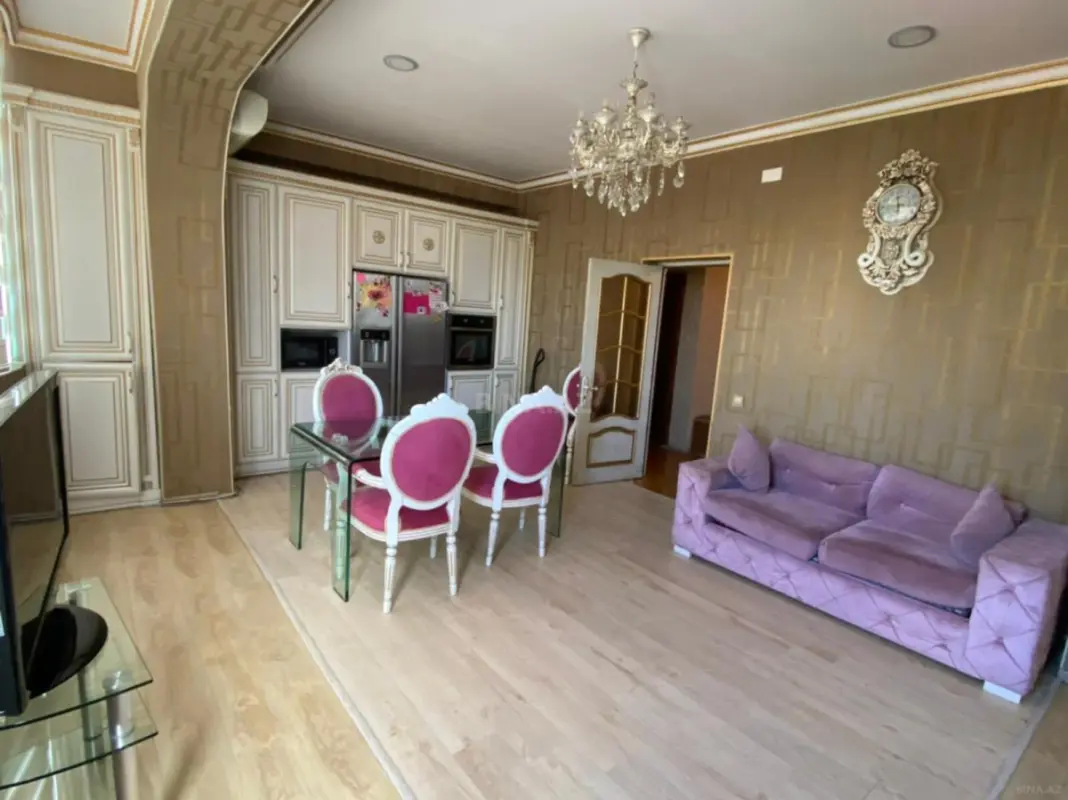 Kirayə verilir 3 otaqlı mənzil 144 m²