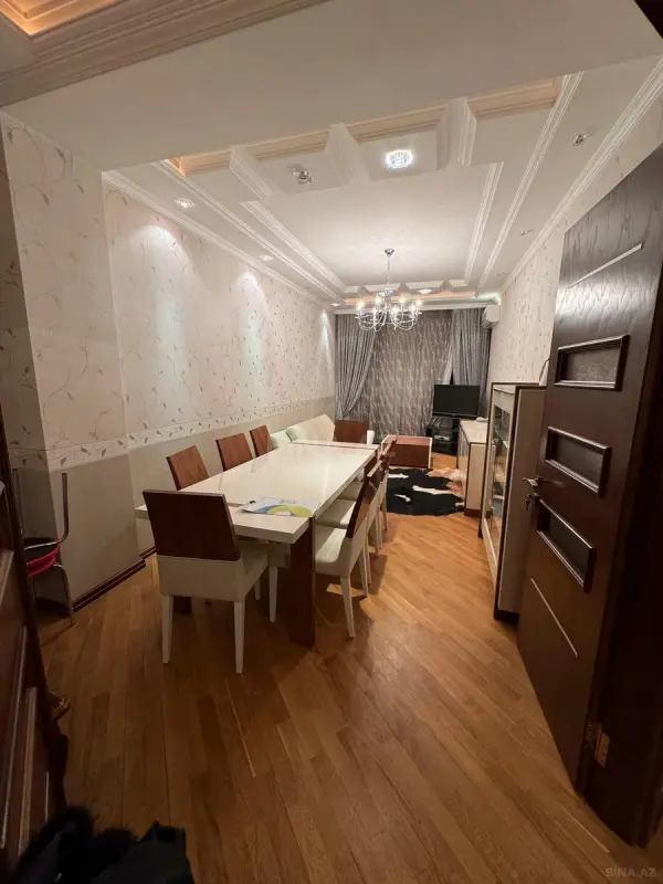 Kirayə verilir 2 otaqlı mənzil 90 m²