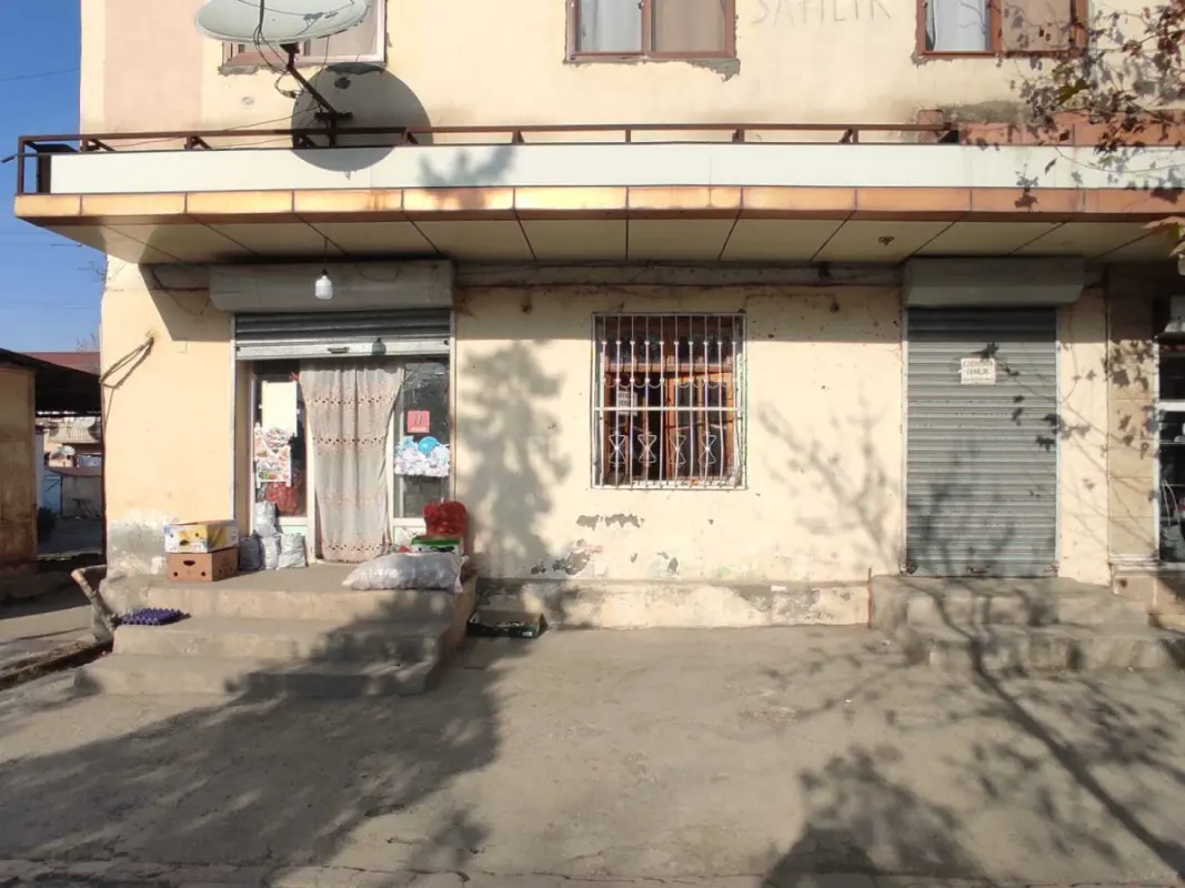 Satılır obyekt 45 m²