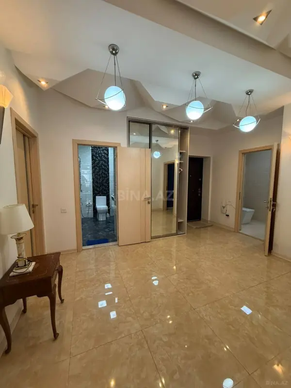 Kirayə verilir 4 otaqlı mənzil 145 m²
