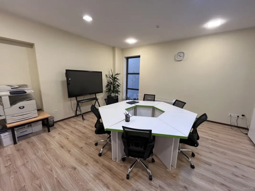 Kirayə verilir 1 otaqlı ofis 18 m²