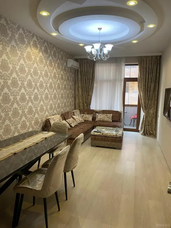 Kirayə verilir 2 otaqlı mənzil 110 m²