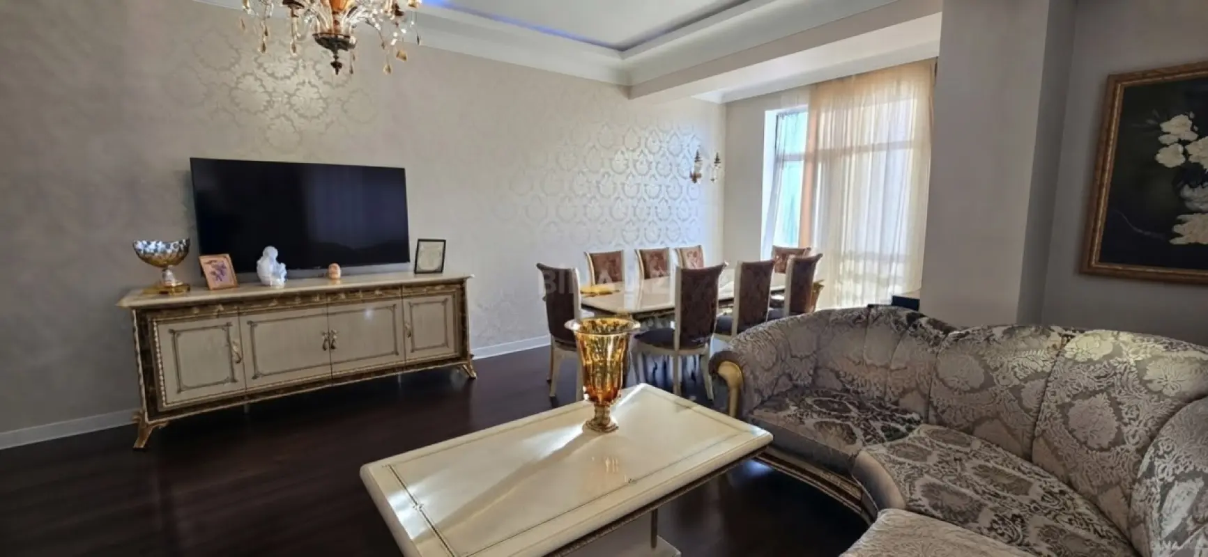 Kirayə verilir 3 otaqlı mənzil 137 m²