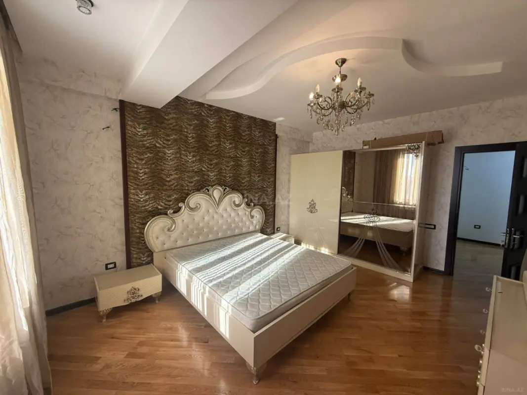 Kirayə verilir 3 otaqlı mənzil 130 m²