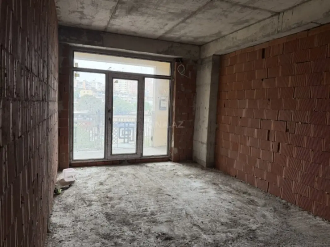 Satılır 3 otaqlı mənzil 123 m²