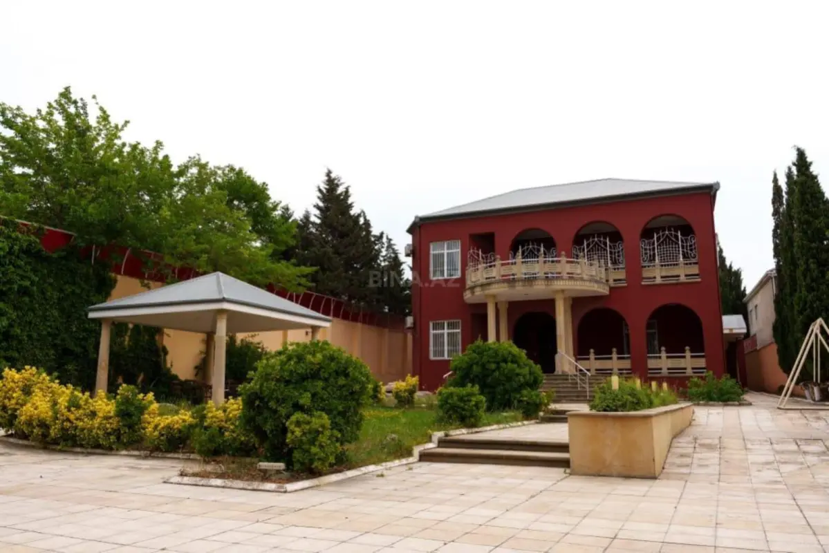 Satılır 5 otaqlı həyət evi 328 m²