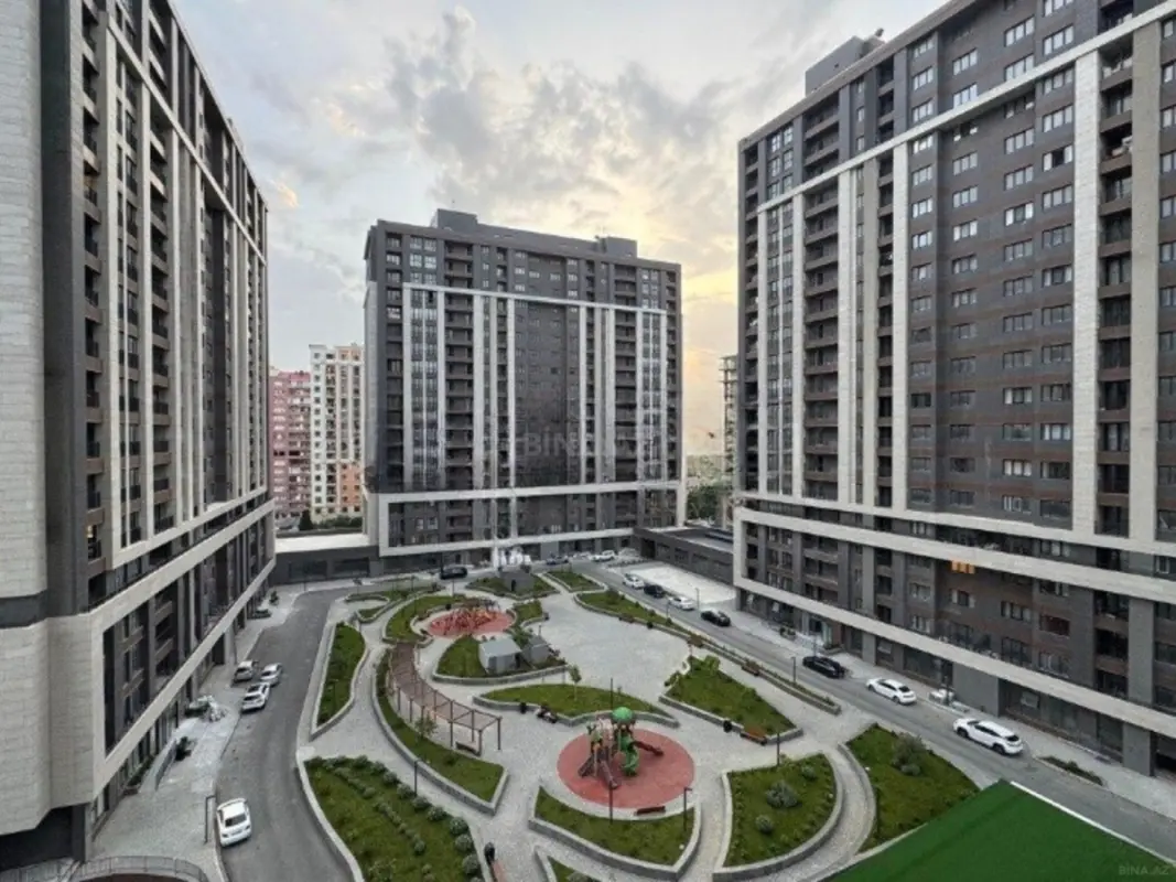 Satılır 3 otaqlı mənzil 170 m²