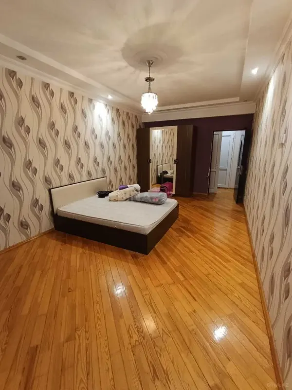 Kirayə verilir 2 otaqlı mənzil 85 m²