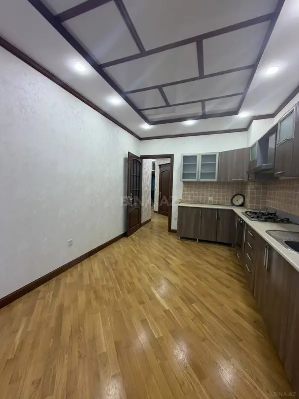 Kirayə verilir 3 otaqlı mənzil 135 m²