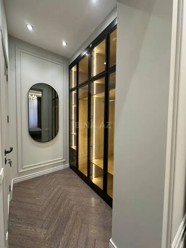 Satılır 3 otaqlı mənzil 133 m²