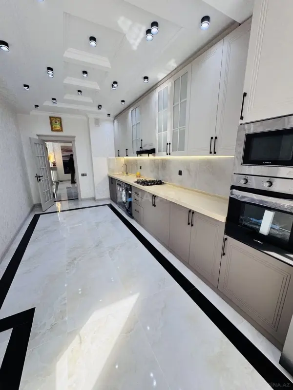 Satılır 3 otaqlı mənzil 128 m²