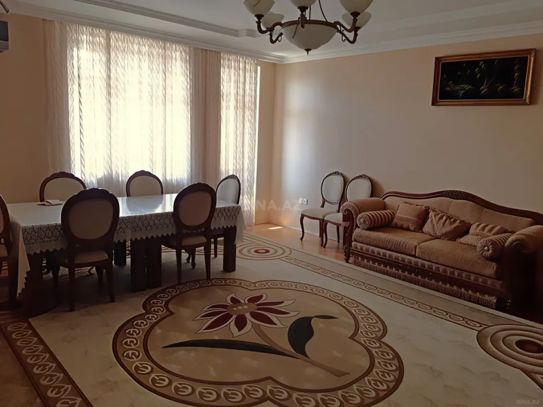 Kirayə verilir 3 otaqlı mənzil 130 m²