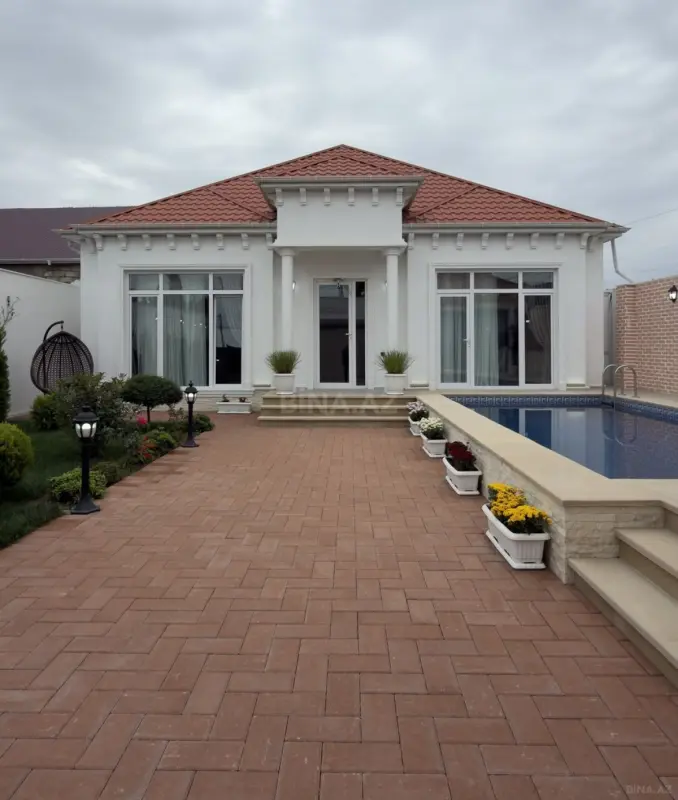 Satılır 4 otaqlı həyət evi 200 m²