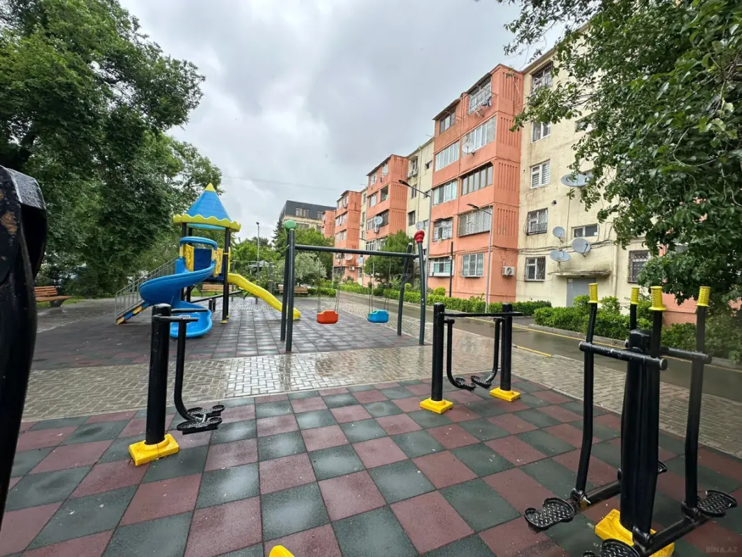 Satılır 4 otaqlı mənzil 90 m²
