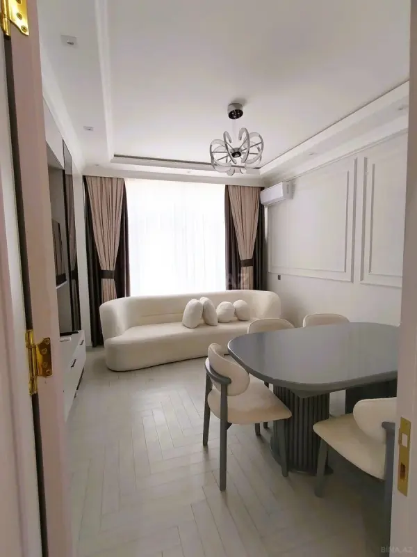 Kirayə verilir 2 otaqlı mənzil 68 m²