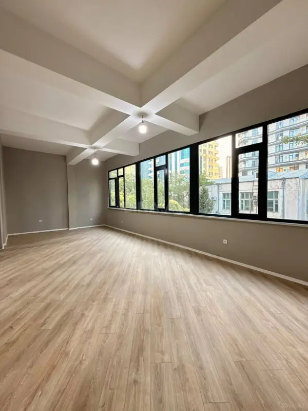 Kirayə verilir obyekt 130 m²