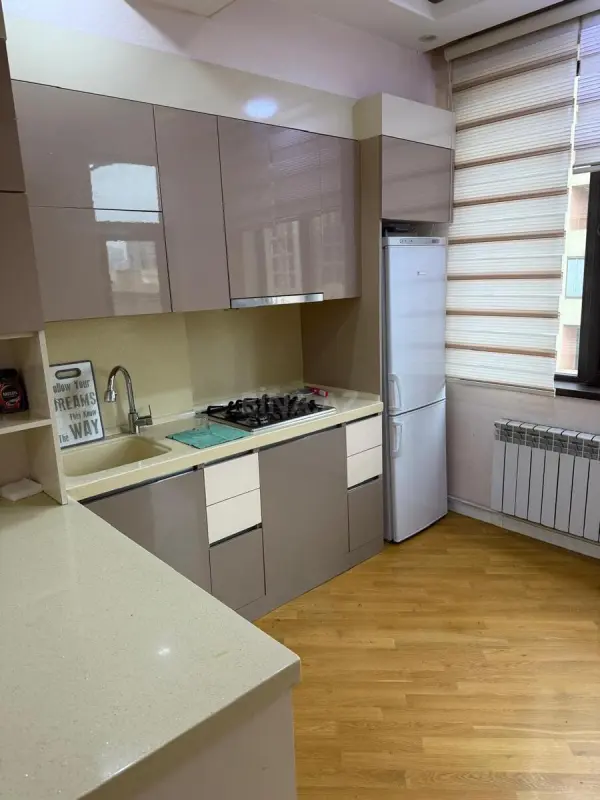 Kirayə verilir 3 otaqlı mənzil 100 m²