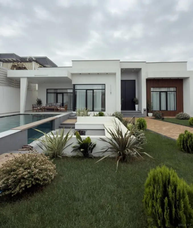 Satılır 5 otaqlı həyət evi 220 m²