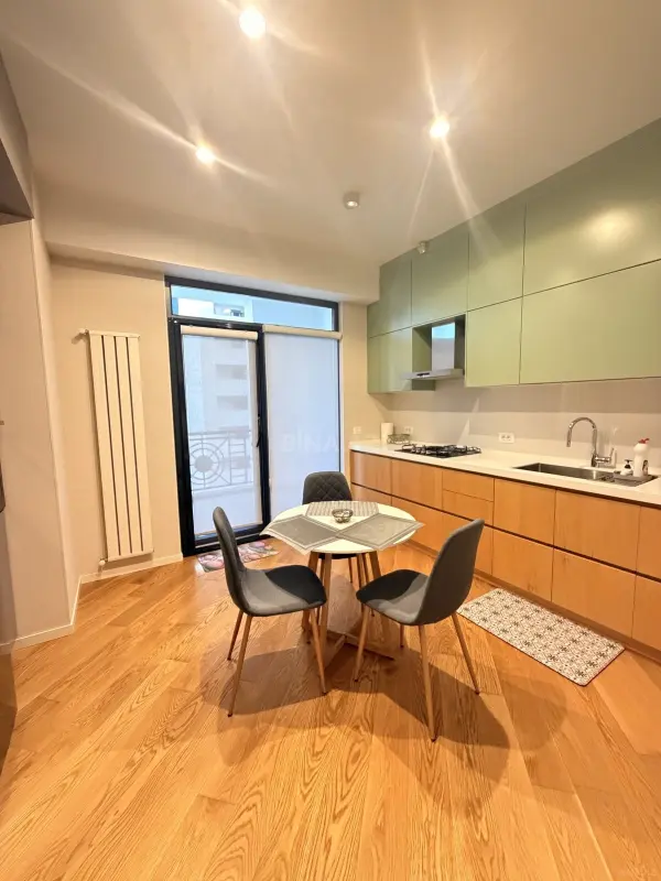 Kirayə verilir 2 otaqlı mənzil 100 m²
