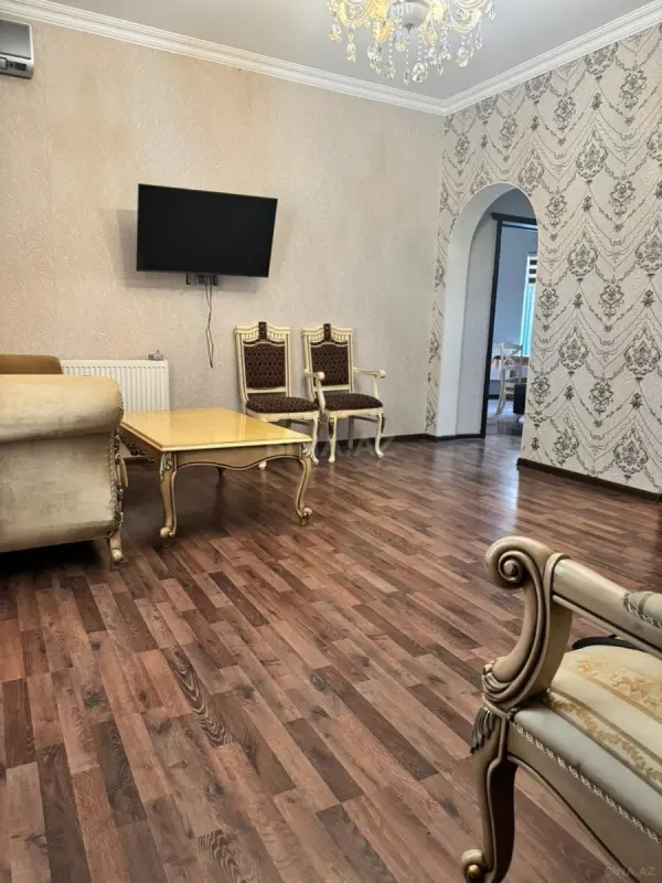 Kirayə verilir 2 otaqlı mənzil 100 m²
