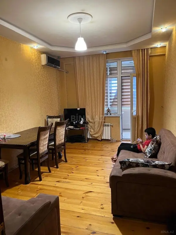 Kirayə verilir 2 otaqlı mənzil 80 m²