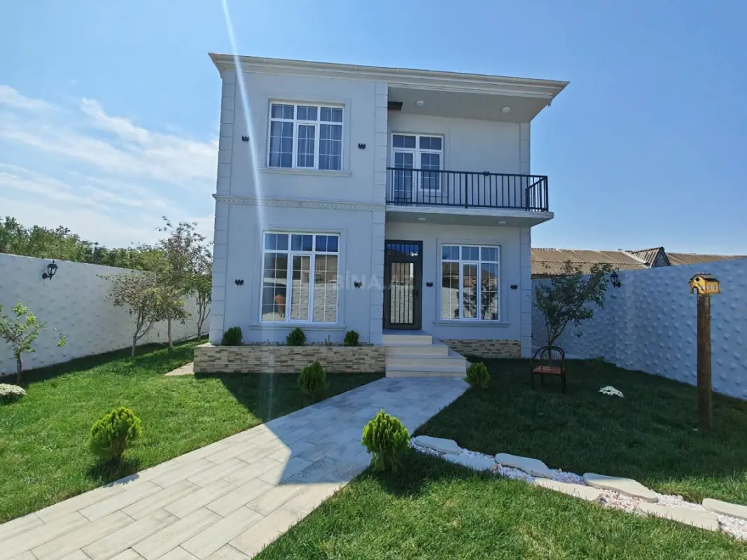 Satılır 4 otaqlı həyət evi 200 m²