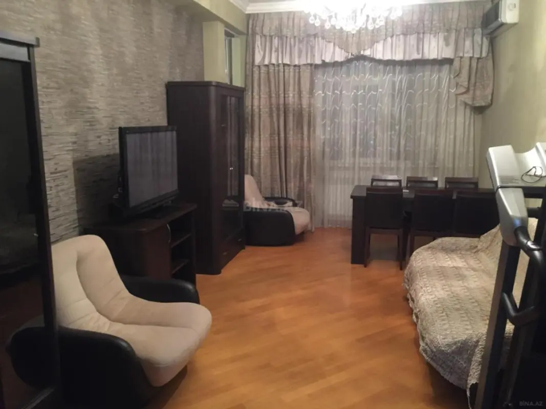 Kirayə verilir 2 otaqlı mənzil 90 m²