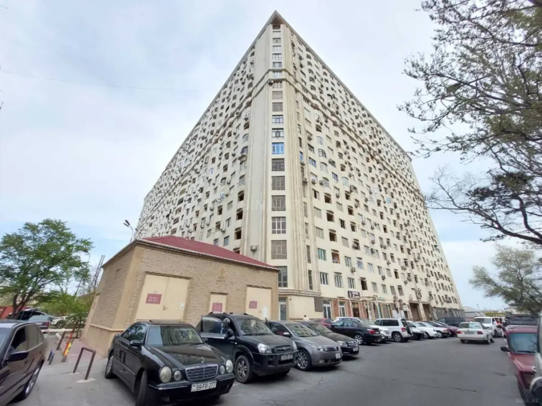 Kirayə verilir 3 otaqlı mənzil 130 m²