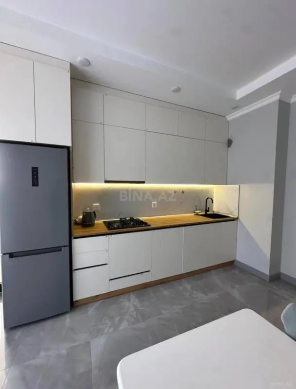 Satılır 2 otaqlı mənzil 82 m²