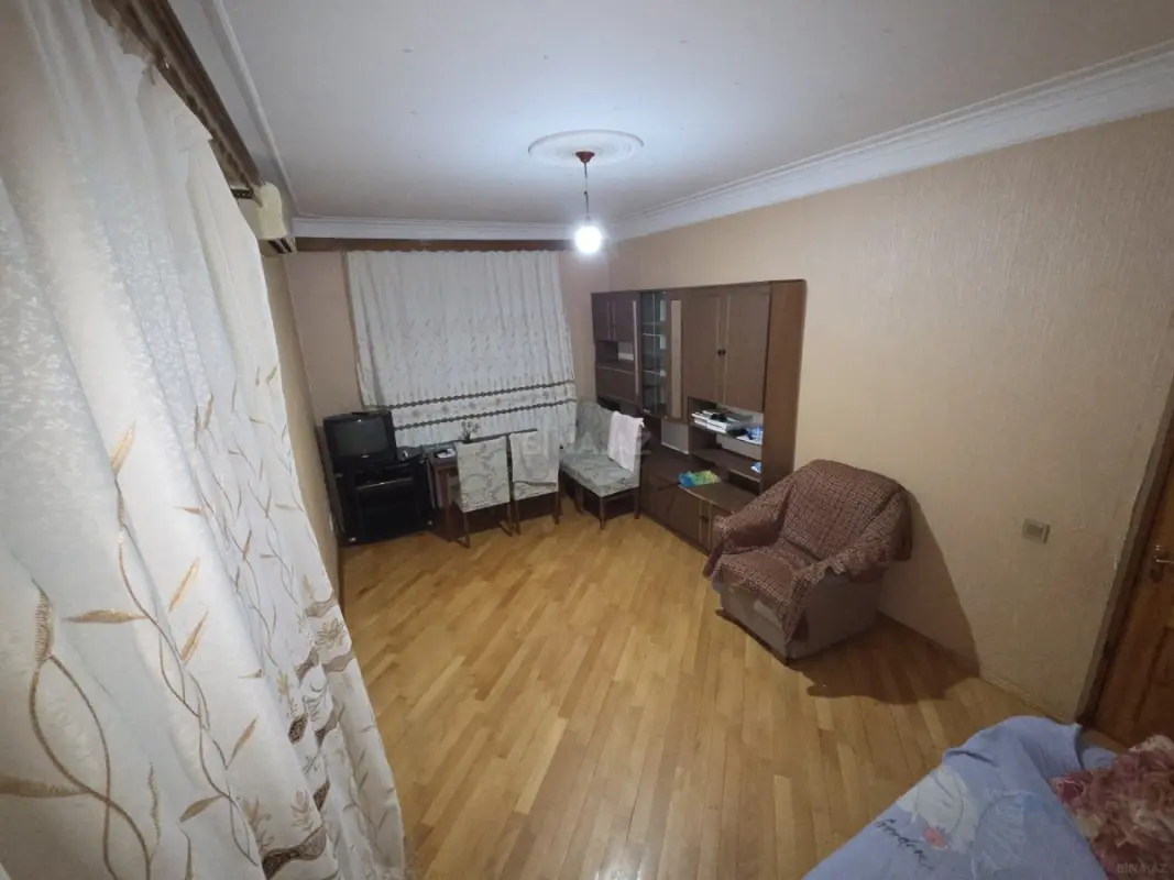 Satılır 2 otaqlı mənzil 75 m²