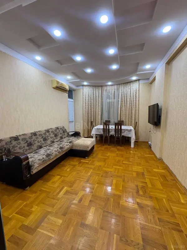 Satılır 2 otaqlı mənzil 78 m²
