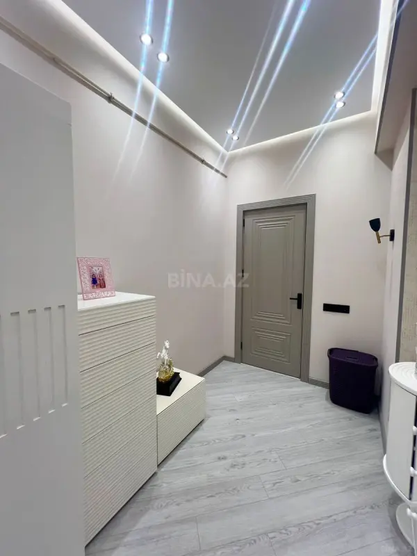 Satılır 2 otaqlı mənzil 71 m²
