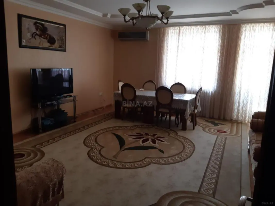 Kirayə verilir 3 otaqlı mənzil 131 m²