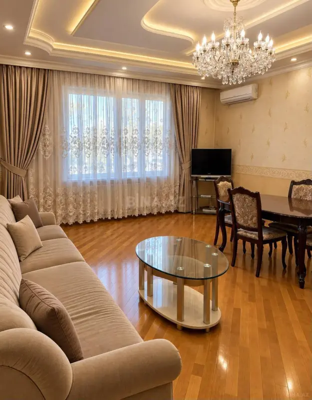 Kirayə verilir 3 otaqlı mənzil 170 m²