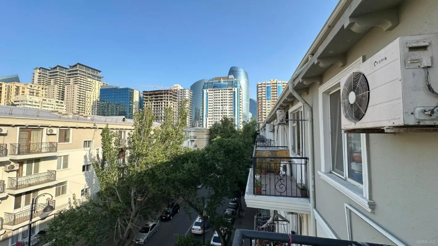 Kirayə verilir 2 otaqlı mənzil 75 m²