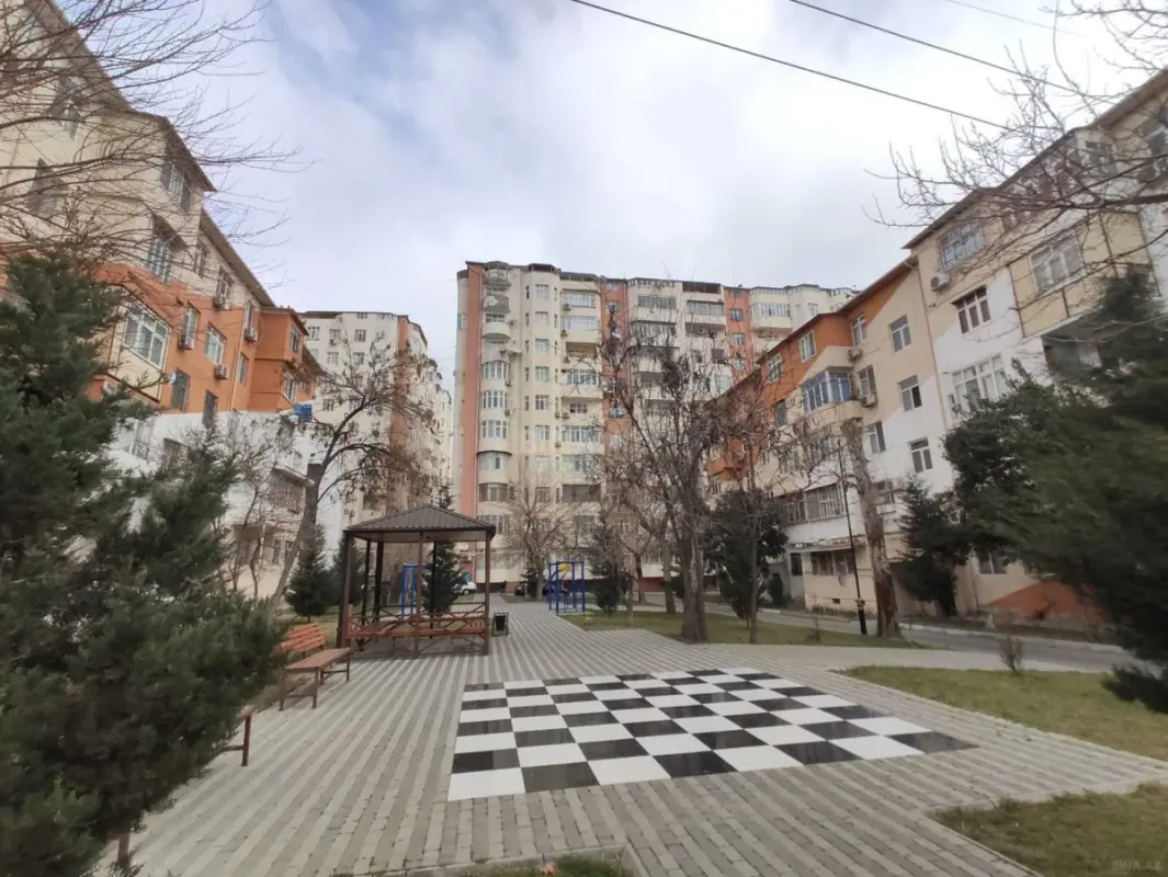 Satılır 3 otaqlı mənzil 107 m²