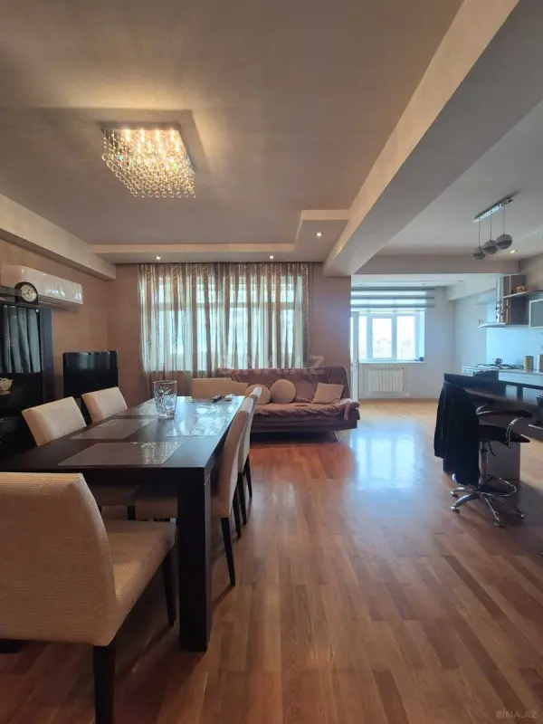 Satılır 2 otaqlı mənzil 102 m²