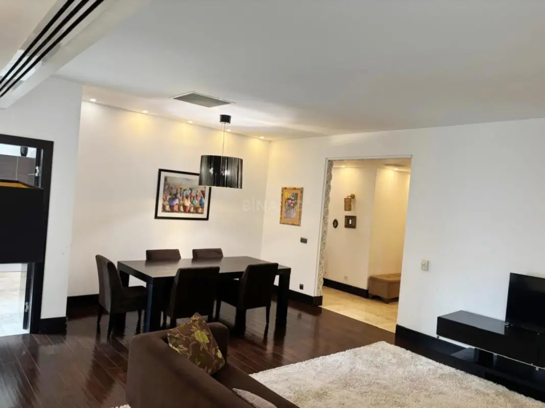 Kirayə verilir 4 otaqlı mənzil 208 m²