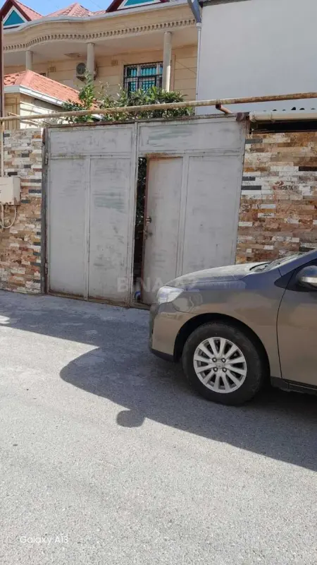 Satılır 6 otaqlı həyət evi 220 m²