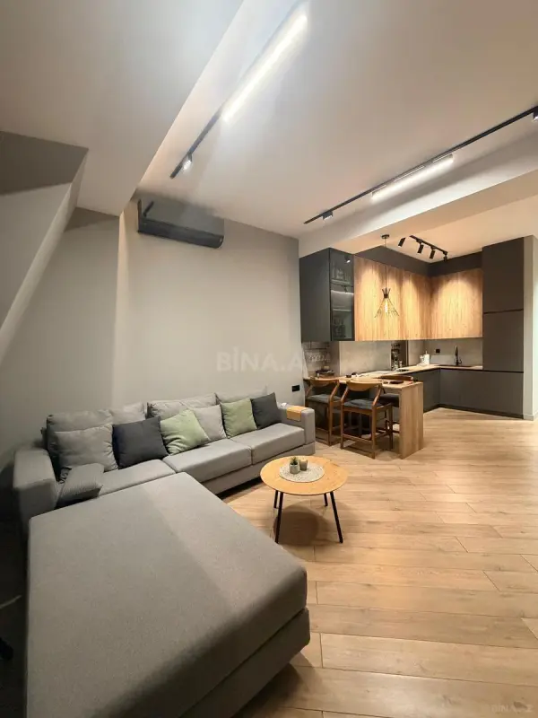 Satılır 2 otaqlı mənzil 67 m²
